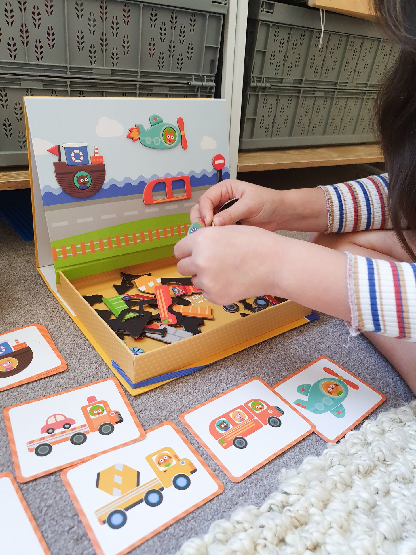 MierEdu - Vehicles Magnetic Art Case